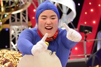 喜びを表現するゆりやんレトリィバァ。