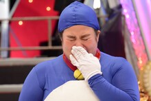 涙ながらに喜びを語るゆりやんレトリィバァ。