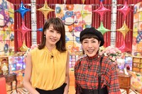 左から加藤綾子、久本雅美。(c)読売テレビ