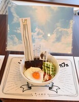「サラリーマン山崎シゲルコラボカフェ（部長付き）」のフードメニュー。