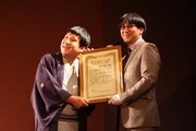 「渋谷らくご大賞 おもしろい二つ目賞」を受賞した瀧川鯉八。