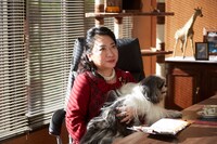 山村紅葉演じる「動物革命党」代表。