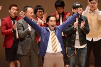 喜びを爆発させる南大介。