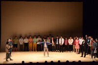 中央にポツンと残される南大介。