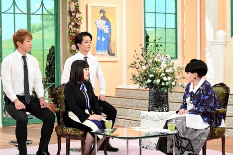 ブルゾンちえみ with Bと黒柳徹子。(c)テレビ朝日