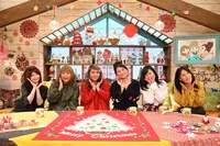 「やすとも・友近のキメツケ女子会～※あくまで個人の感想です～2017年あのニュース絶対〇〇やわ～SP」の出演者たち。(c)関西テレビ