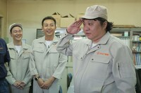 「マチ工場のオトコ」のロケの様子。(c)NHK