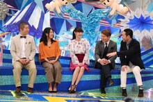 「聞いてた話と違います！ブームに潜む落とし穴」に出演する（左から）ハライチ澤部、井森美幸、新川優愛、ヒロミ、東野幸治。(c)フジテレビ
