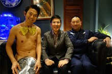 （左から）アキラ100%、関根勤、レイザーラモンRG。(c)関西テレビ