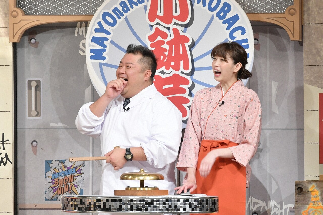 左からブラックマヨネーズ小杉、宮田聡子。(c)読売テレビ