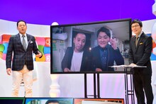 中継先の千鳥とトークする東野幸治（左）と浅越ゴエ（右）。(c)MBS