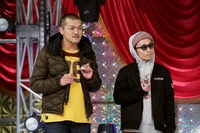 「ゴッドタン新春SP 芸人マジ歌選手権」より、カミナリ。(c)テレビ東京