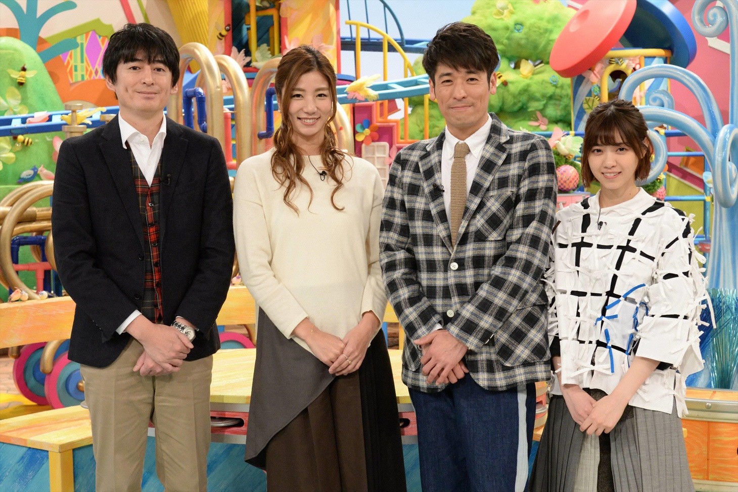 「ライオンのグータッチ～シンクロ姉弟 涙と感動の60日間！完全密着SP～」に出演する（左から）博多大吉、青木愛、佐藤隆太、西野七瀬。(c)フジテレビ