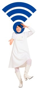 「いい部屋ネット」のCM「一人暮らし」篇でWi-Fiに扮したハリセンボンはるか。