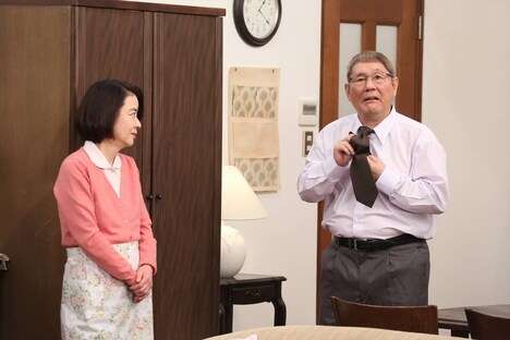 ビートたけしと岸本加世子（左）。(c)フジテレビ