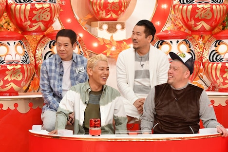 「クイズ☆正解は一年後2017」に出演する「亮チーム」。(c)TBS