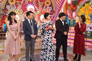 スタジオ出演者たち。(c)フジテレビ