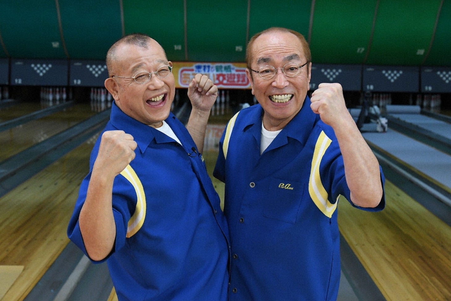 「志村＆鶴瓶のあぶない交遊録21」に出演する、（左から）笑福亭鶴瓶、志村けん。(c)テレビ朝日