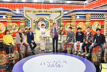 「痛快！明石家電視台 モー娘OG＆新喜劇芸人 正月だからぶっちゃけSP」のワンシーン。(c)MBS