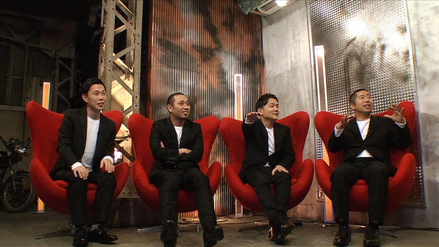 「身を削って言っちゃいます」に出演する千鳥（中央）とハライチ。(c)フジテレビ