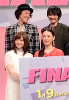 フォトセッション中の様子。