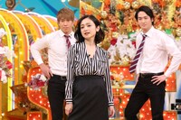 コラボネタを披露する安達祐実とブリリアン。(c)日本テレビ