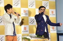 即興で食レポラップを披露するとろサーモン久保田（右）。