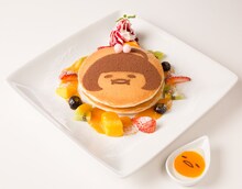 酒井藍とぐでたまのコラボメニュー「藍ちゃんパンケーキ」。