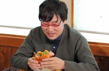 南海キャンディーズ山里 (c)ミヤギテレビ