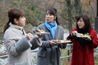 「肉好き女子 東北肉ざんまい」のワンシーン。(c)ミヤギテレビ