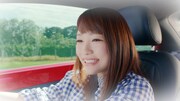 CM「川栄さん、ドライブでワクワク」篇のワンシーン。