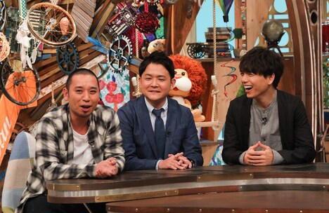 （左から）千鳥、山崎育三郎。(c)関西テレビ