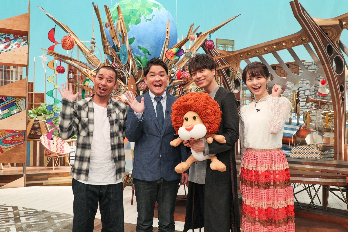 「世界の村のどエライさん」に出演する（左から）千鳥、山崎育三郎、高見侑里。(c)関西テレビ