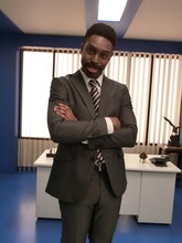 超新塾アイクぬわら演じるヒルトップ管理官。(c)2018テレビ朝日・東映AG・東映