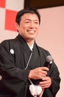 和牛と共に抽せん人を務めた古賀稔彦。