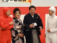 「吉本超合金A」のワンシーン。