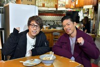（左から）ロンドンブーツ1号2号・田村淳、松本利夫。(c)東海テレビ