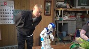 あばれる君とロボットの太郎。(c)テレビ朝日