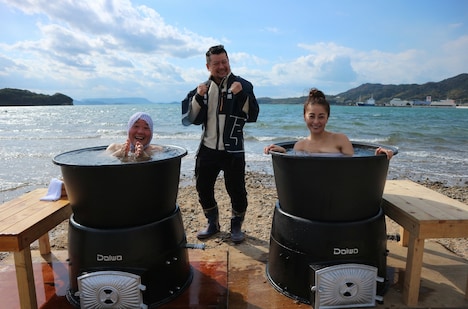 左からダチョウ倶楽部・上島、ケンドーコバヤシ、熊切あさ美。(c)広島テレビ