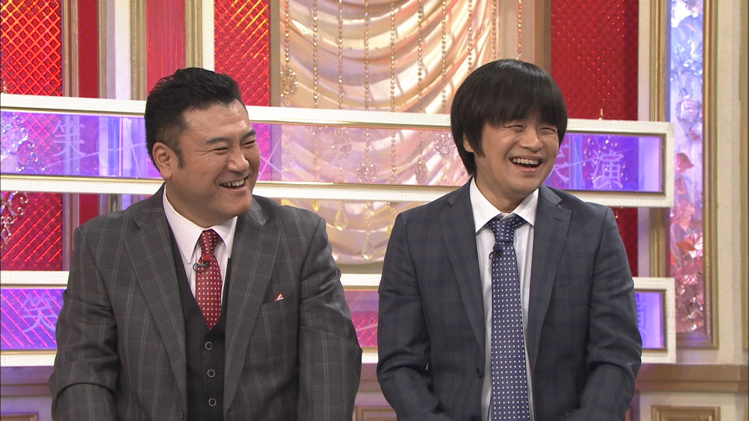 （左から）アンタッチャブル山崎、バカリズム。(c)テレビ朝日