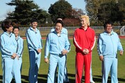 「金曜★ロンドンハーツ 2時間スペシャル」でスポーツテストに臨む出演者たち。(c)テレビ朝日