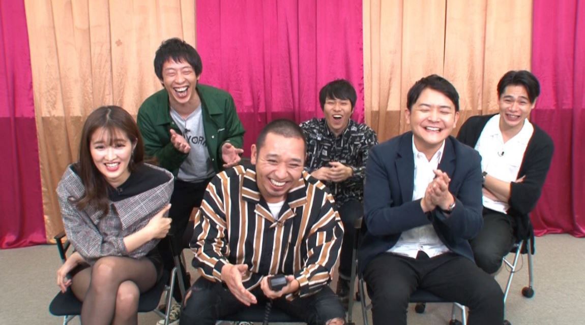 モニタリングする千鳥ら。(c)テレビ東京