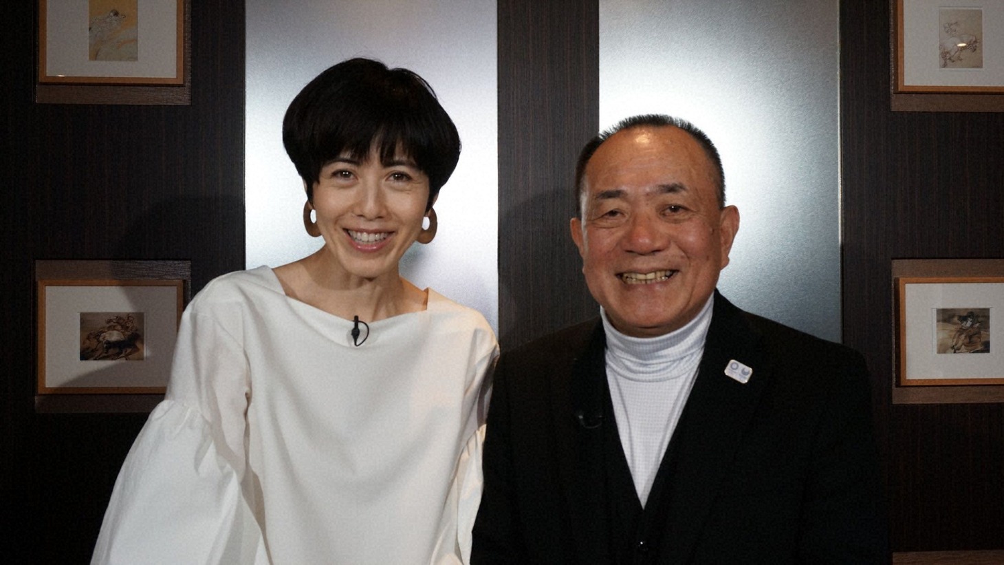 「ザ・インタビュー ～トップランナーの肖像～」ゲストの三遊亭小遊三（右）と、インタビュアーの小島慶子（左）。(c)BS朝日