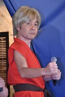 ケンに扮する肥後。