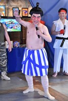 エドモンド本田に扮する上島。