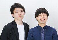 写真はジャズの100枚。左が丹原。