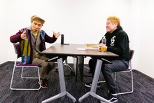 左から片岡鶴太郎、吉田豪。