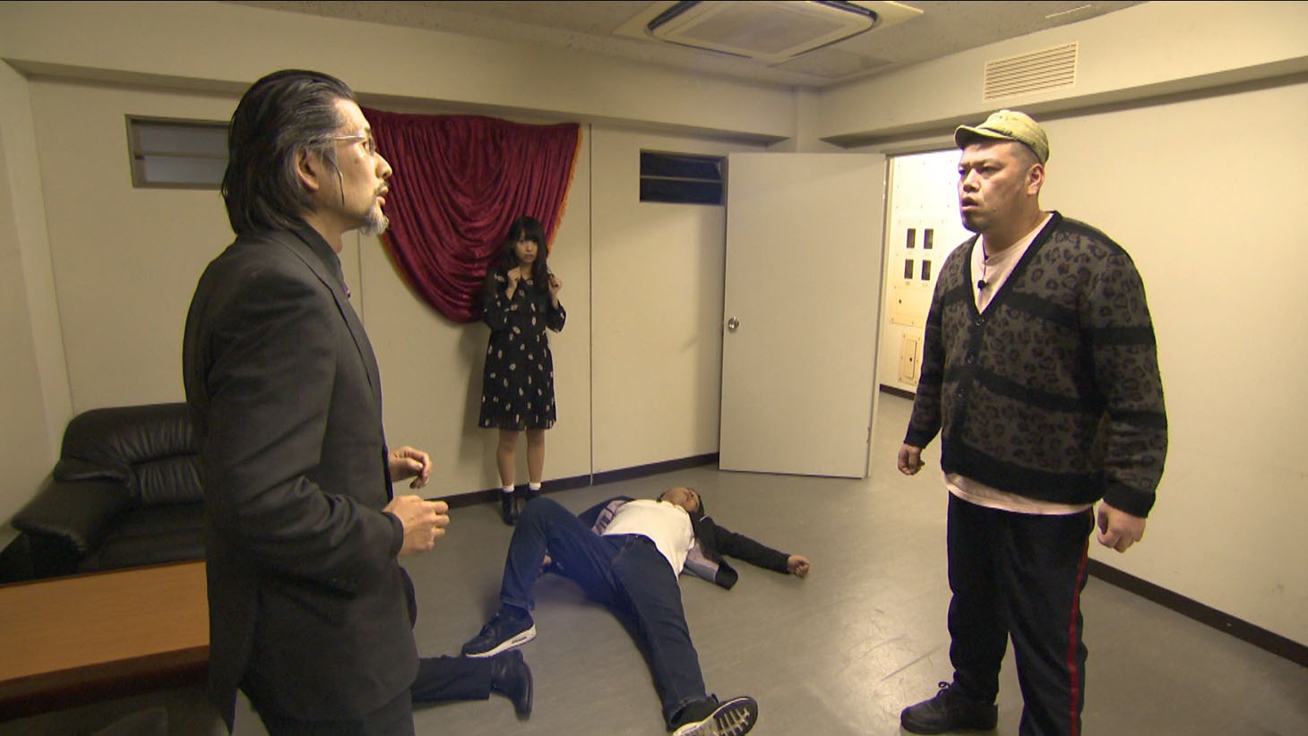 「ウチらが手出したらウチら悪くなるからGP」のワンシーン。(c)テレビ東京
