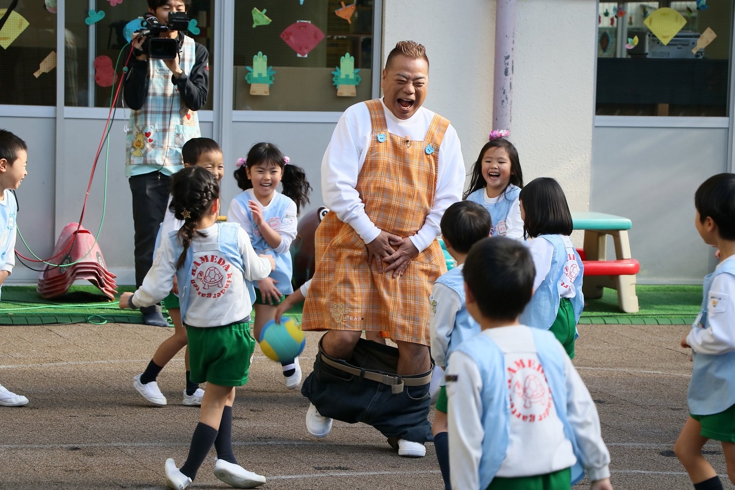 「出張！出川保育園」のワンシーン。(c)東海テレビ
