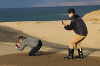 「逆転発想！シーズンオフ旅」のワンシーン。(c)日本海テレビ